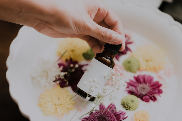 Essential Oils for Your Skin: Which Are the Best? Essential Oils for Your Skin: Which Are the Best?